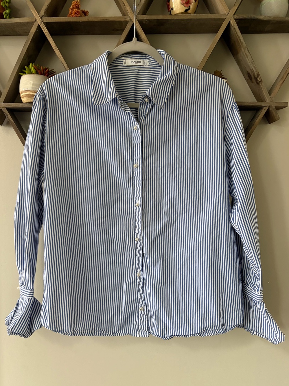 MNG Mango Pearl Button Up Shirt Blue/White Striped Long Sleeve Flare Cuff Sz 4